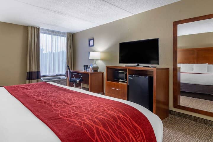Room 4 of 30